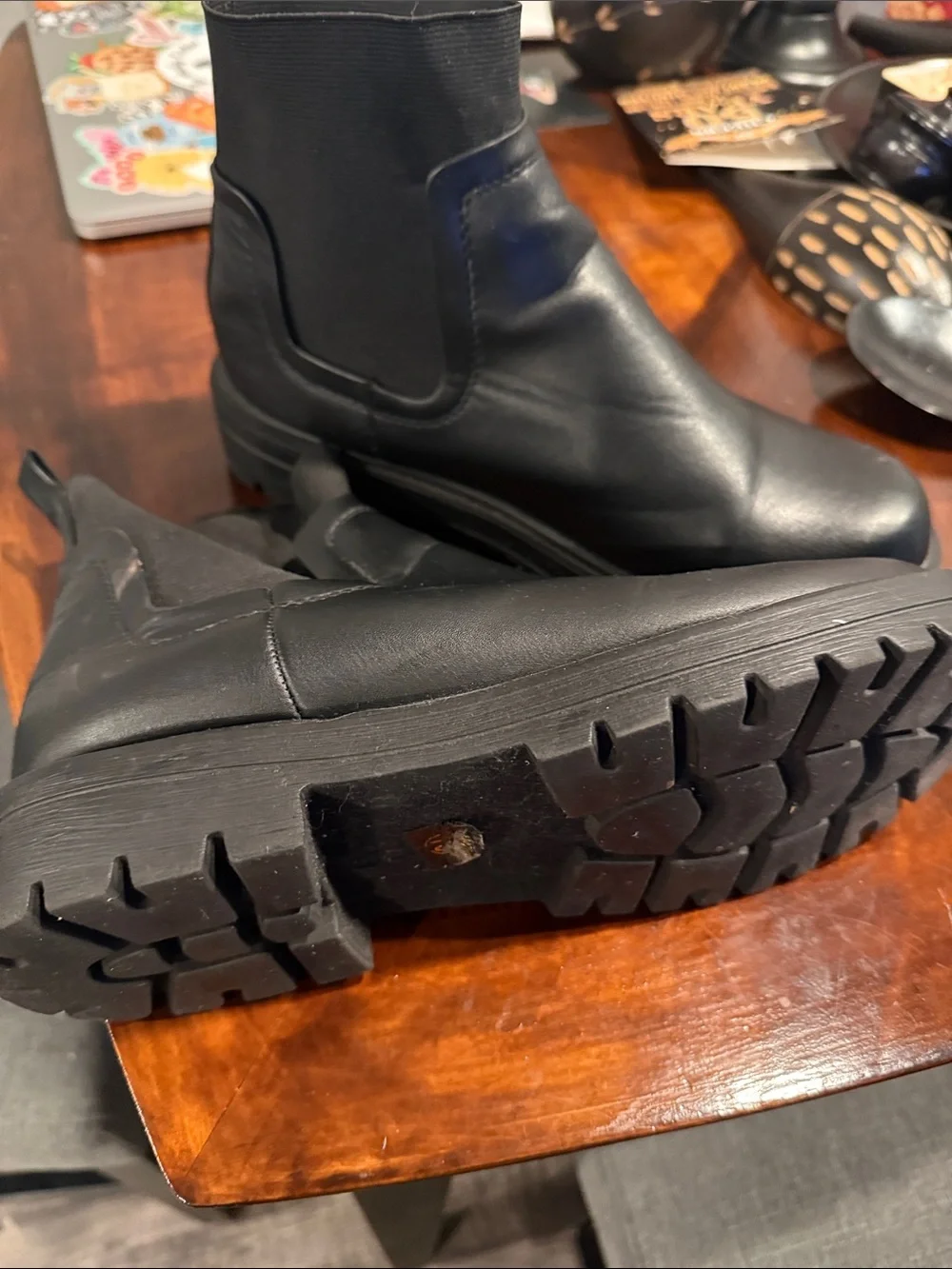Soda Black Men’s Chukka Boots with Elastic Panels